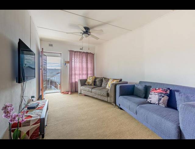 2 BEDROOM APARTMENT FOR SALE IN CLARENDON